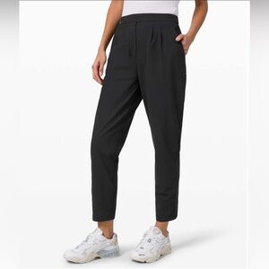 Lululemon Women’s Black Essential High-Rise Trouser, Size 6